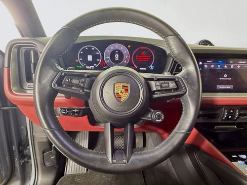 Used 2024 Porsche Cayenne Coupe AWD/4WD image 12