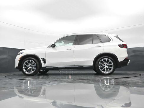 Used 2026 BMW X5 xDrive40i w/ Premium Package AWD/4WD image 32