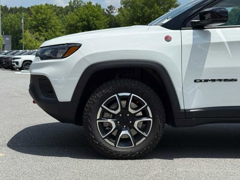 Used 2024 Jeep Compass Trailhawk w/ Sun and Sound Group AWD/4WD image 11