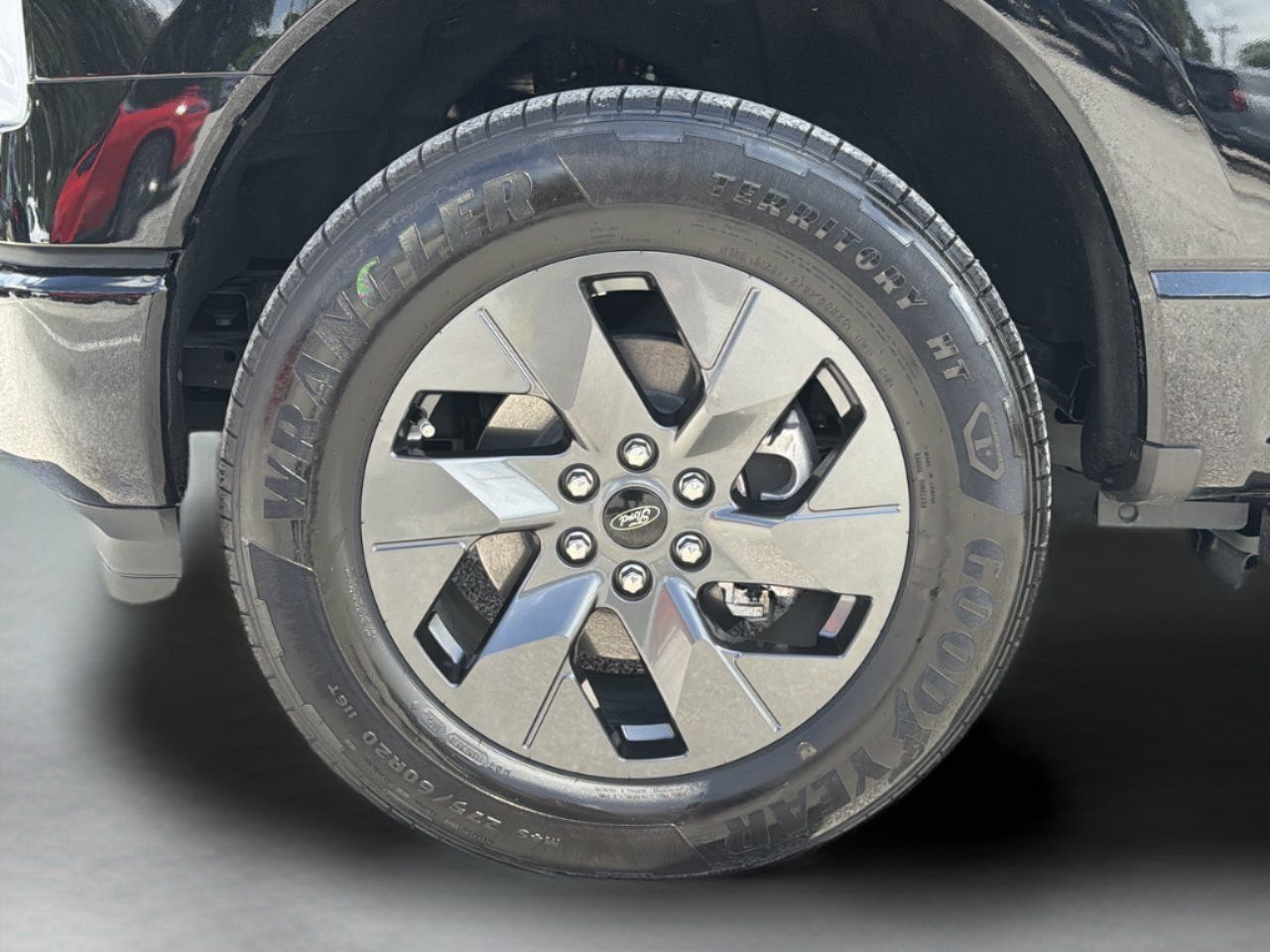 Used 2025 Ford F150 Lightning Flash AWD/4WD image 32