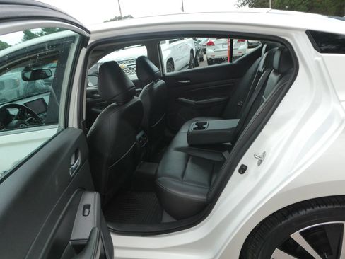Used 2019 Nissan Altima 2.5 Platinum FWD image 32