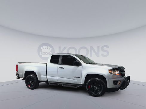 Used 2017 Chevrolet Colorado LT w/ Redline Special Edition image 2