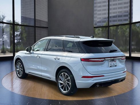 Used 2025 Lincoln Corsair Grand Touring w/ Equipment Group 301A image 4