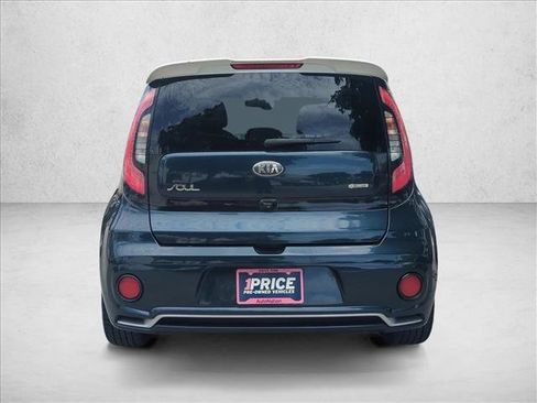 Used 2018 Kia Soul + FWD image 6