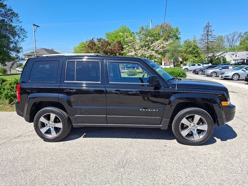 Used 2017 Jeep Patriot High Altitude AWD/4WD image 7