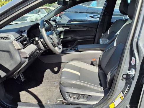 Used 2025 Toyota Camry SE FWD image 20