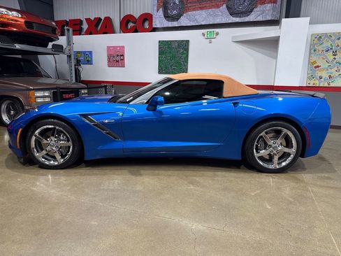 Used 2014 Chevrolet Corvette Stingray Convertible w/ 2LT Preferred Equipment Group image 10
