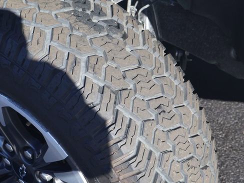 Used 2021 Chevrolet Colorado Z71 image 14