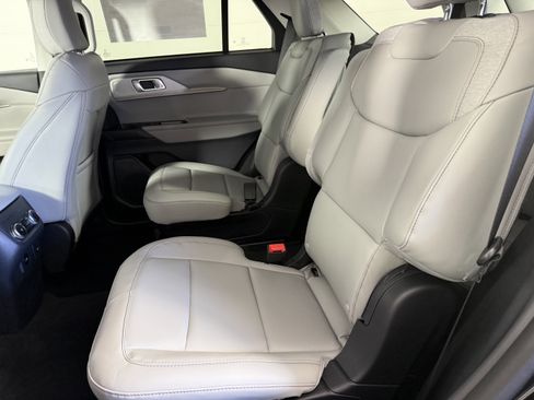 New 2026 Ford Explorer Active w/ Active Comfort Package RWD image 14