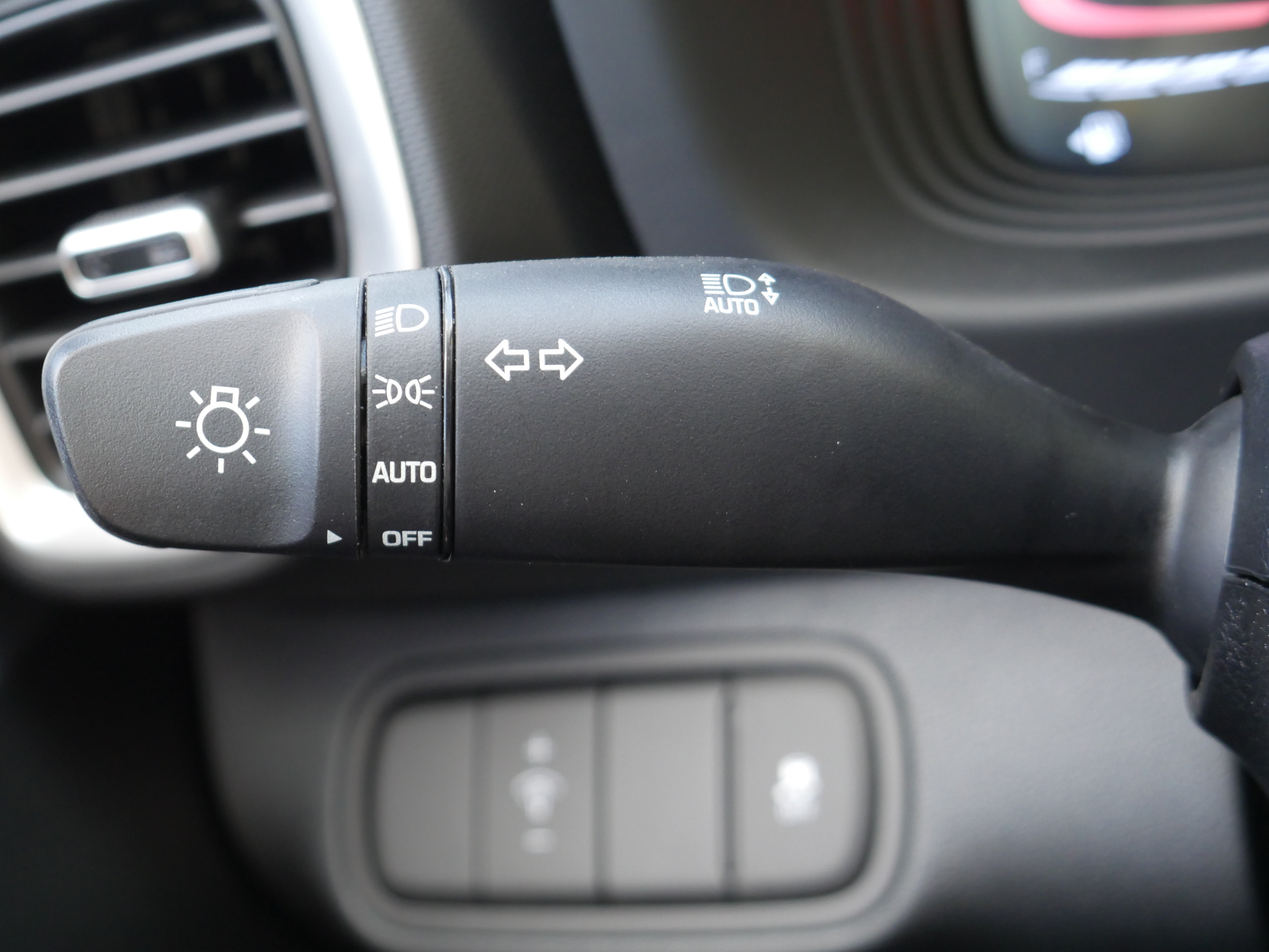 Used 2026 Hyundai Venue SE FWD image 23