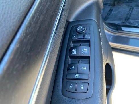 Used 2015 Jeep Grand Cherokee Limited w/ Luxury Group II AWD/4WD image 24