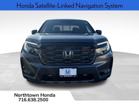 Used 2025 Honda Ridgeline TrailSport image 3