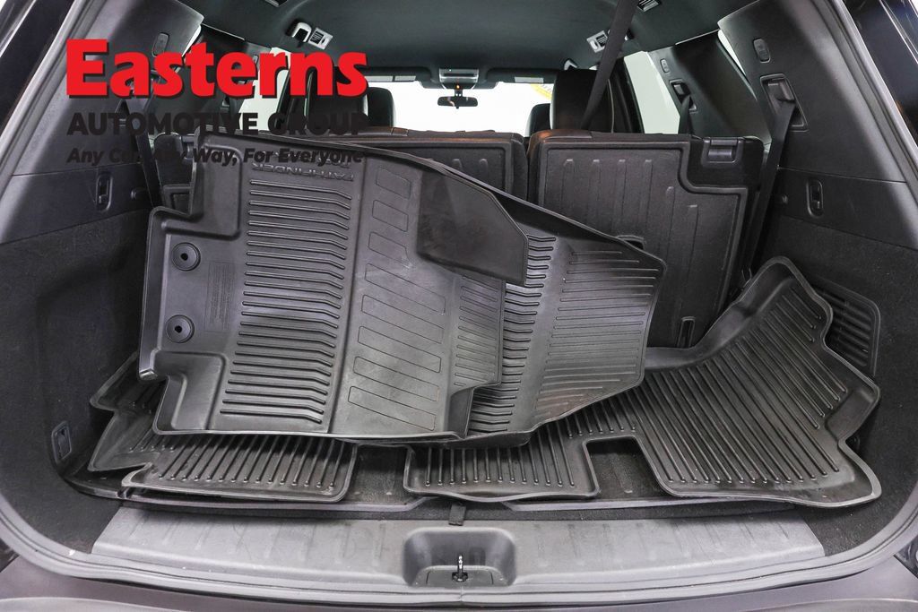 Used 2023 Nissan Pathfinder Rock Creek AWD/4WD image 11