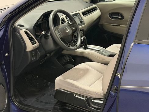 Used 2017 Honda HR-V LX image 8