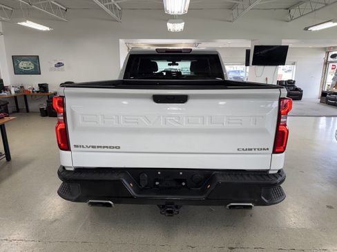 Used 2019 Chevrolet Silverado 1500 Custom Trail Boss w/ Custom Convenience Package AWD/4WD image 10
