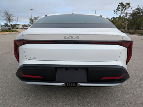 New 2025 Kia K4 EX image 6