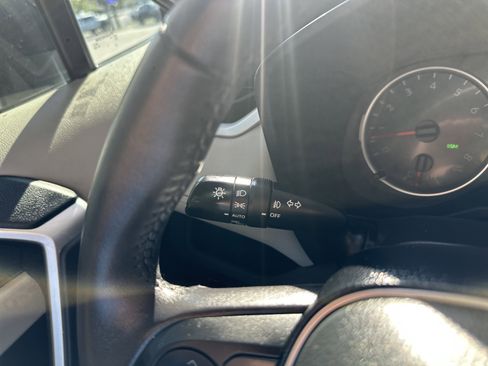 Used 2020 Toyota RAV4 XLE Premium image 27