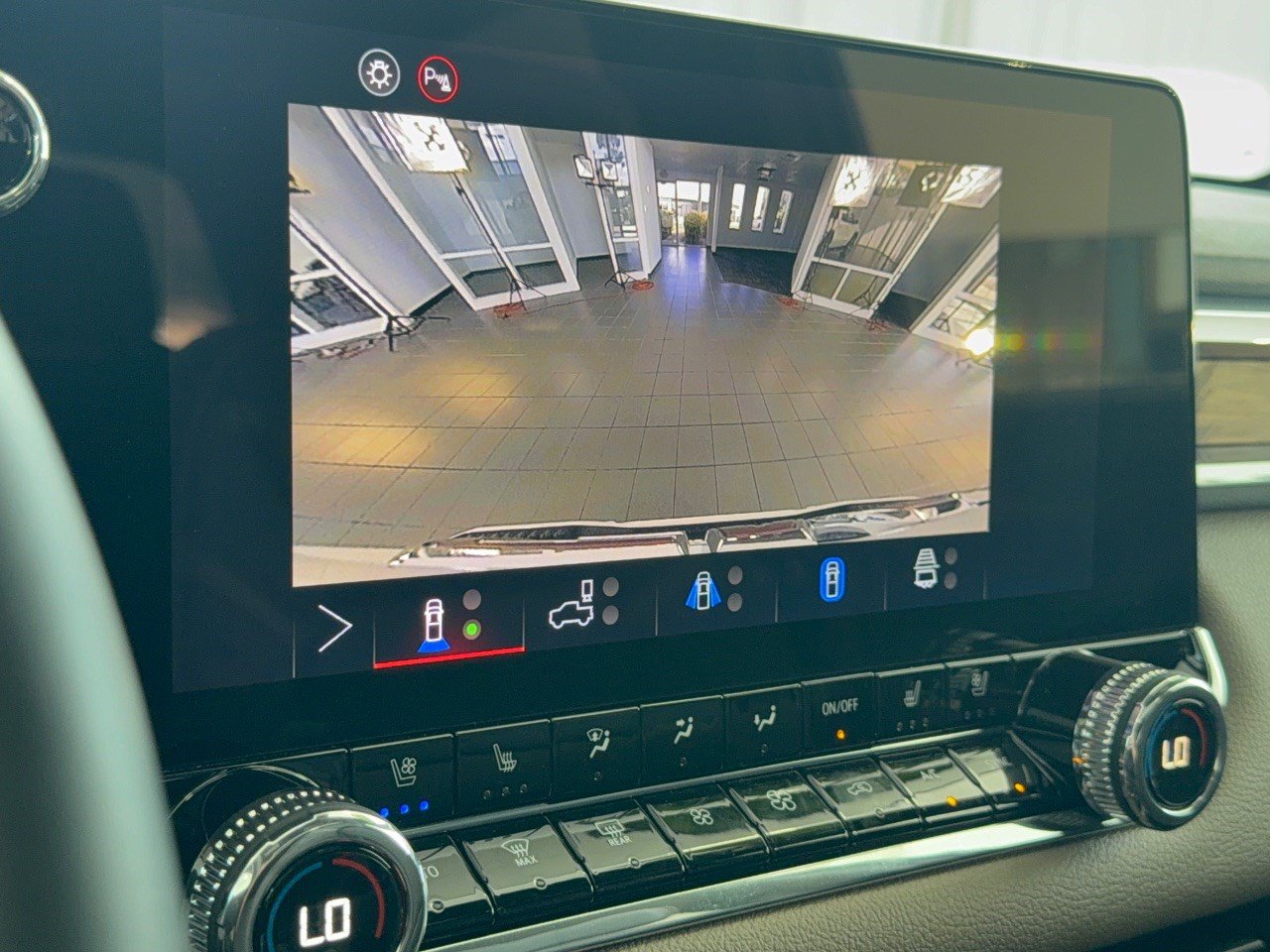 Used 2025 GMC Canyon Denali AWD/4WD image 24