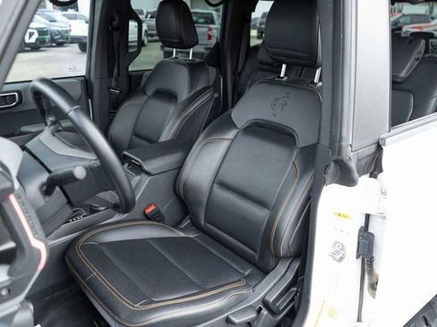 Used 2023 Ford Bronco Badlands w/ Sasquatch Package image 13