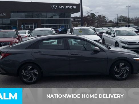 Used 2025 Hyundai Elantra Sport image 5