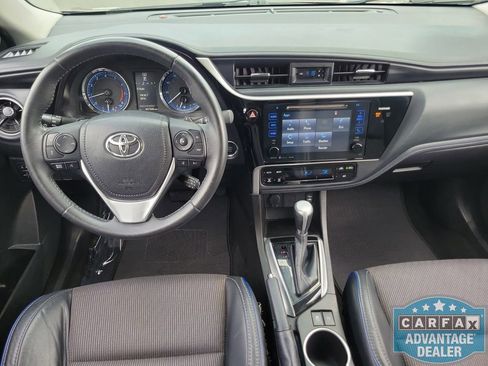 Used 2017 Toyota Corolla SE w/ SE Premium Package FWD image 10
