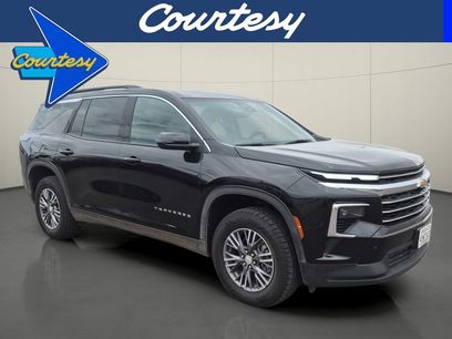 Used 2025 Chevrolet Traverse LT