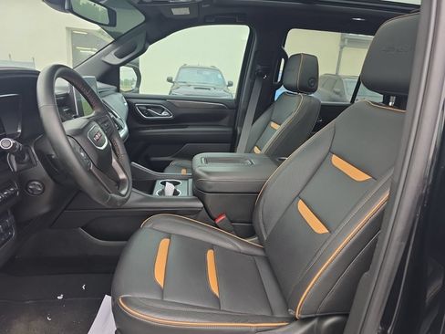 Used 2024 GMC Yukon AT4 w/ Technology Package AWD/4WD image 13