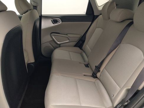 Used 2022 Kia Soul LX w/ Technology Package FWD image 18