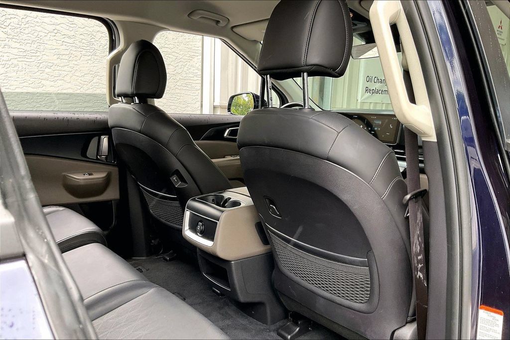 Used 2026 Kia Carnival FWD image 20