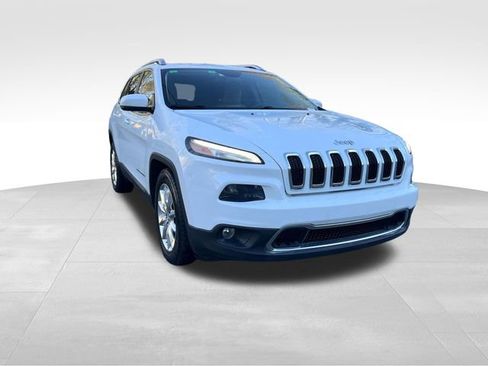 Used 2017 Jeep Cherokee Limited image 7