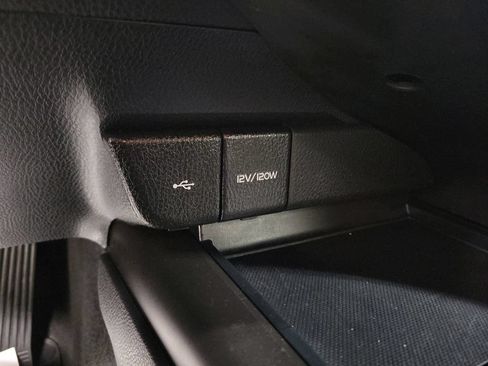 Used 2023 Toyota Camry SE FWD image 18