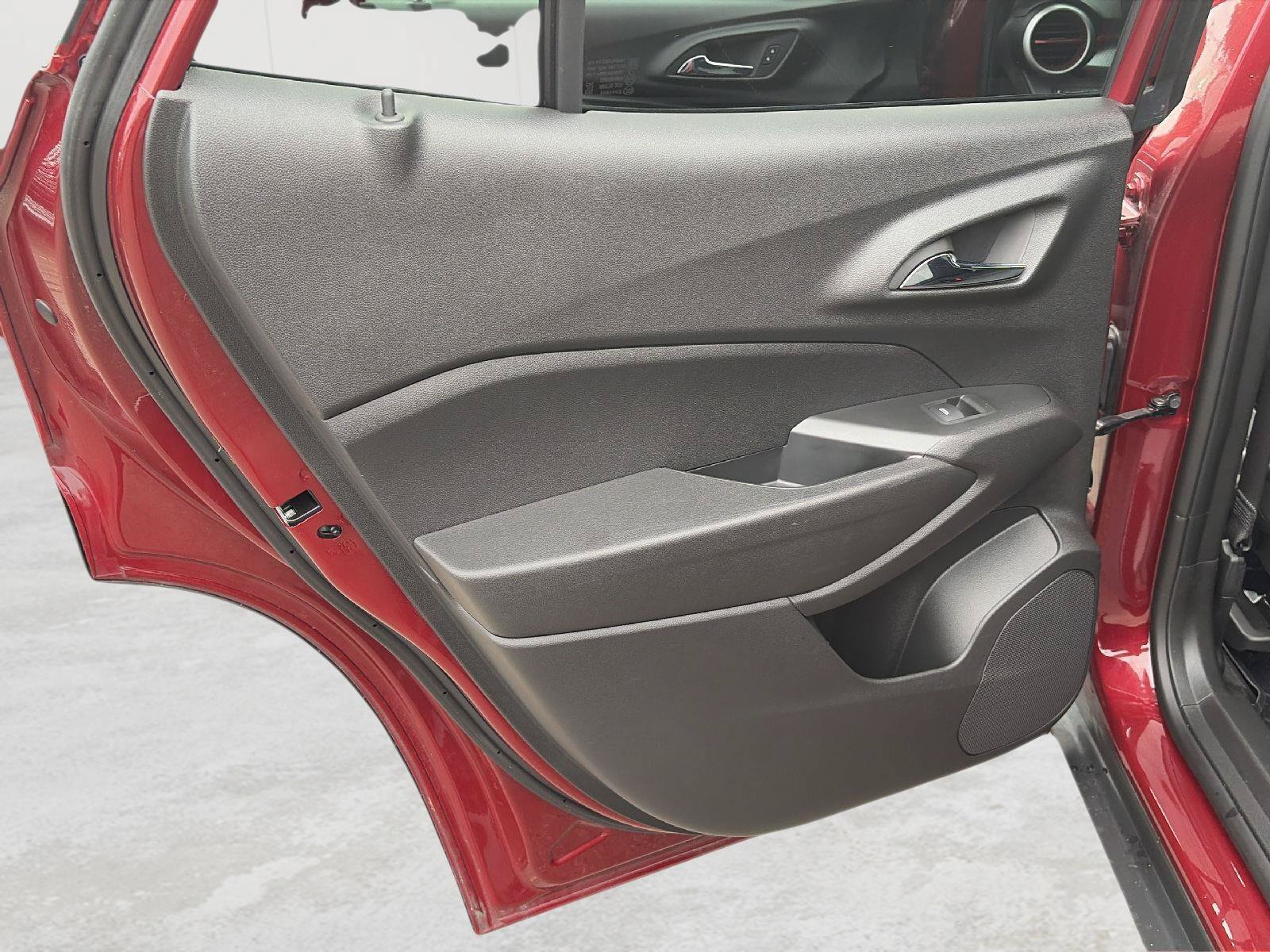 Certified 2024 Chevrolet Trax RS FWD image 14