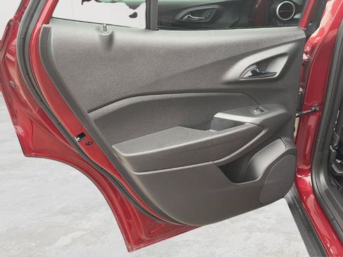 Used 2024 Chevrolet Trax RS FWD image 14