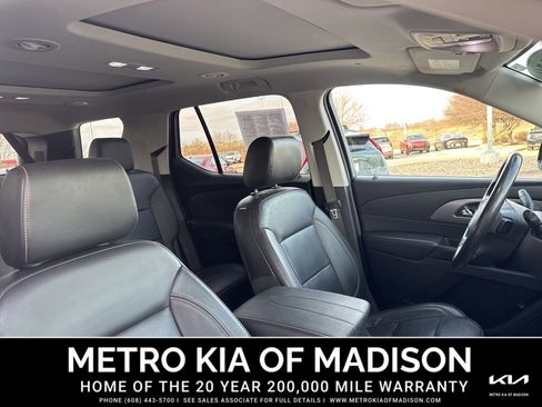 Used 2020 Chevrolet Traverse LT w/ LT Premium Package image 41