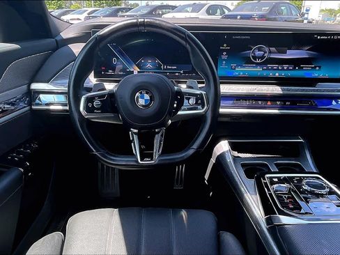 Certified 2025 BMW 740i RWD image 5