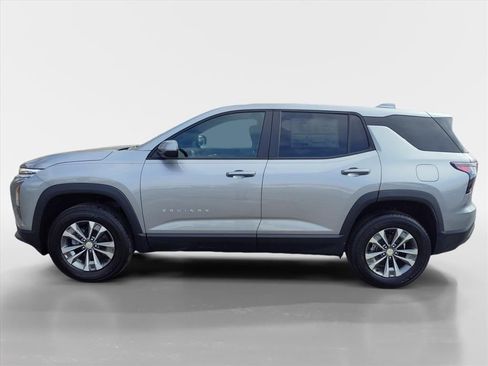 Used 2026 Chevrolet Equinox LT image 2