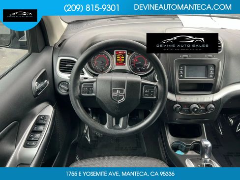 Used 2019 Dodge Journey SE image 15