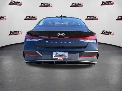 Used 2024 Hyundai Elantra SEL FWD image 4