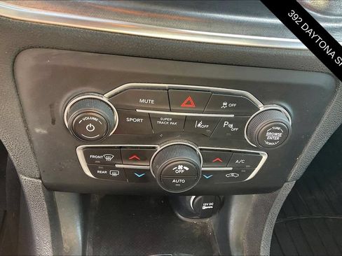 Used 2017 Dodge Charger R/T RWD image 30