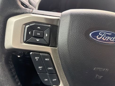 Used 2020 Ford F150 Lariat image 7