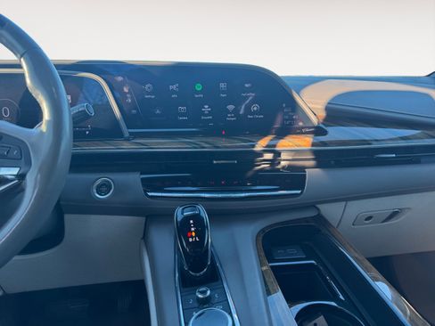 Used 2023 Cadillac Escalade Sport Platinum image 11