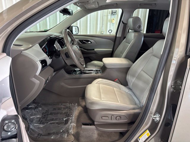 Used 2020 Chevrolet Traverse LT w/ LT Premium Package FWD image 32