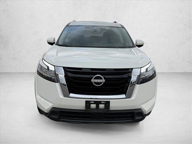 Used 2024 Nissan Pathfinder SV FWD image 3