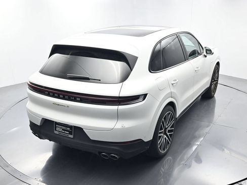 Certified 2025 Porsche Cayenne S AWD/4WD image 35