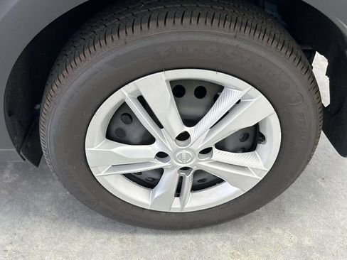 Used 2025 Nissan Kicks Play S FWD image 8