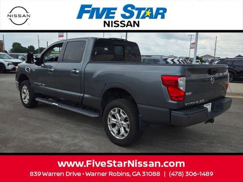 Used 2017 Nissan Titan SV RWD image 9