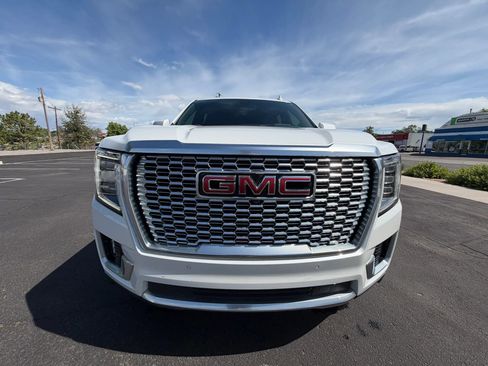 Used 2021 GMC Yukon XL Denali AWD/4WD image 3