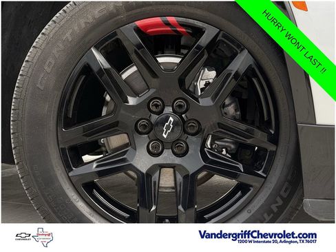 Used 2023 Chevrolet Traverse Premier w/ Redline Edition FWD image 9
