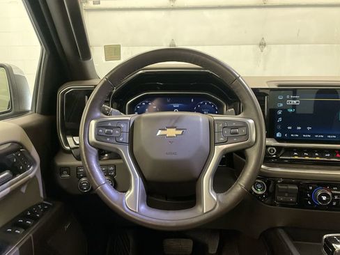 Used 2022 Chevrolet Silverado 1500 LTZ w/ LTZ Premium Package AWD/4WD image 5
