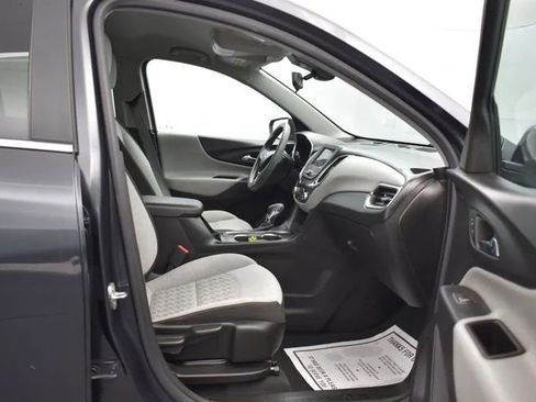 Used 2022 Chevrolet Equinox LT FWD image 17